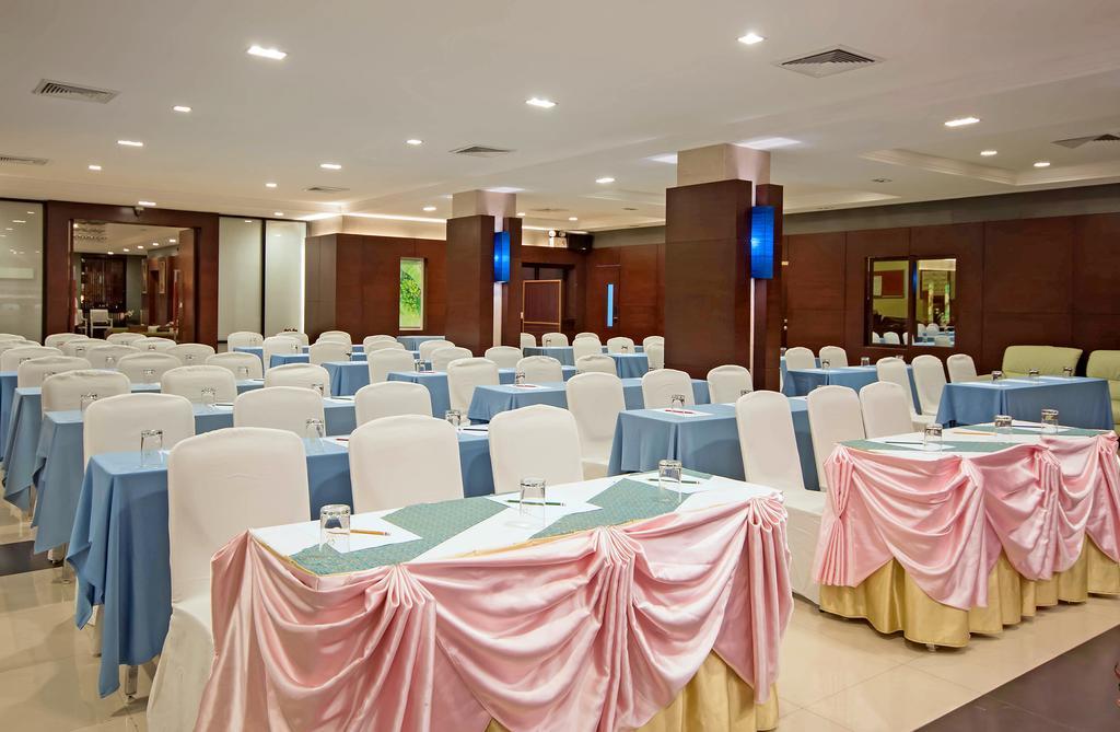 Navarat Heritage Hotel Kamphaeng Phet Esterno foto