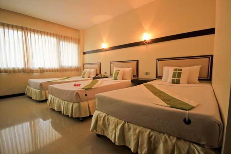 Navarat Heritage Hotel Kamphaeng Phet Esterno foto