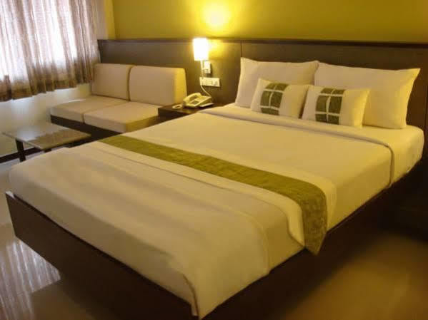 Navarat Heritage Hotel Kamphaeng Phet Esterno foto