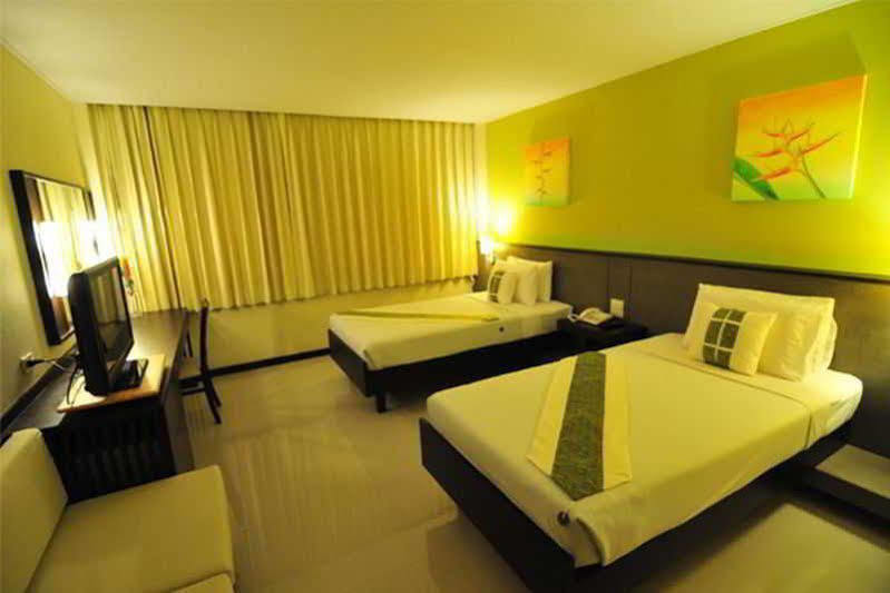 Navarat Heritage Hotel Kamphaeng Phet Esterno foto