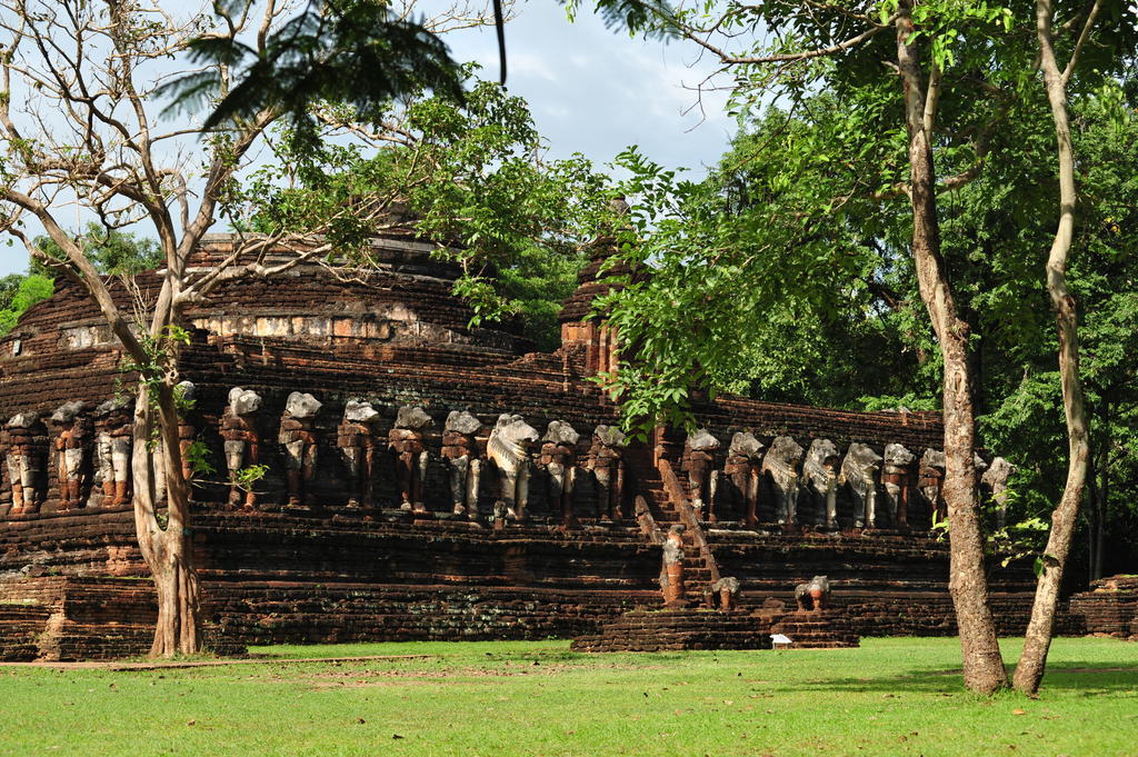 Navarat Heritage Hotel Kamphaeng Phet Esterno foto
