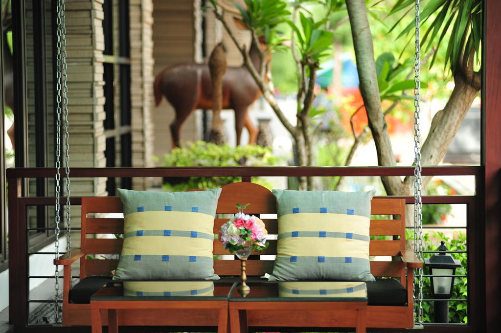 Navarat Heritage Hotel Kamphaeng Phet Esterno foto